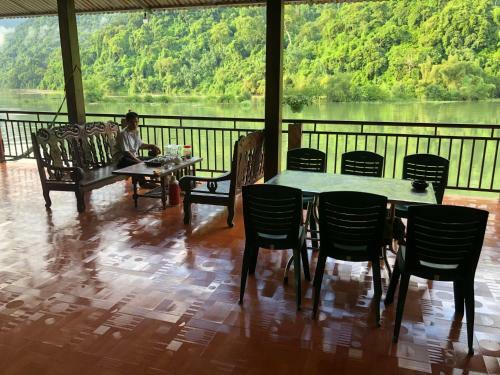 Bed & Breakfast Tr?n Th?c Homestay-ba B?