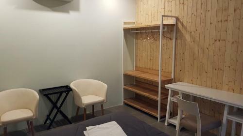 Hostal Phu Huy Guest House