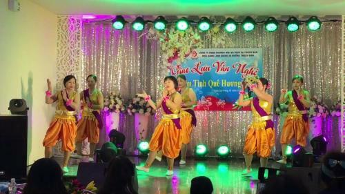Hotel Kh�ch S?n �nh Quang