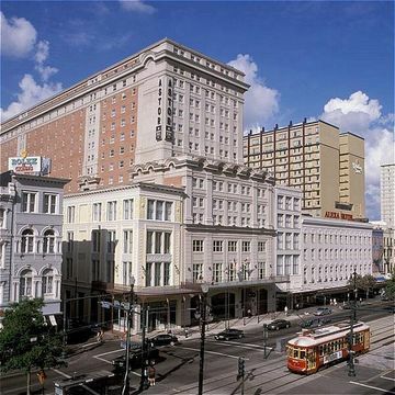 Hotel Astor Crowne Plaza