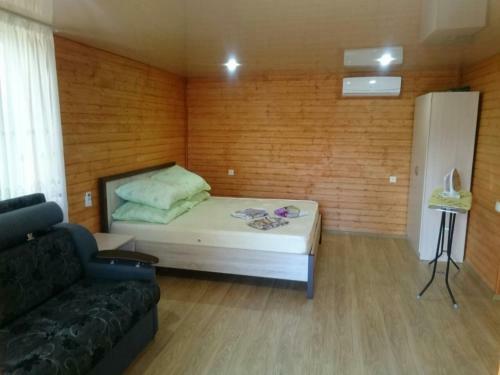 Hostal Guest House On Lakoba 4