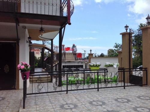 Hostal Esmeralda Guest House