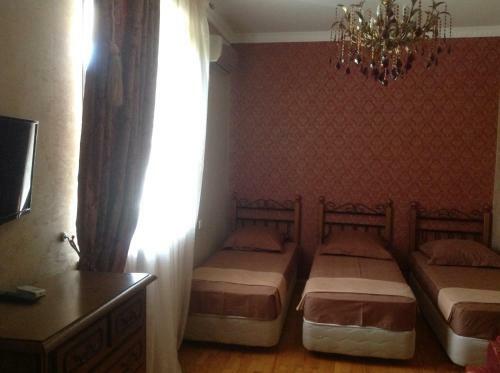 Hostal D'emil Guest House