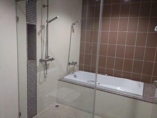Hotel The Park 304 Executive Serviced Apartment