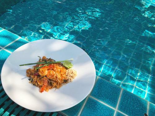 Hotel Kanok Buri Resort And Spa