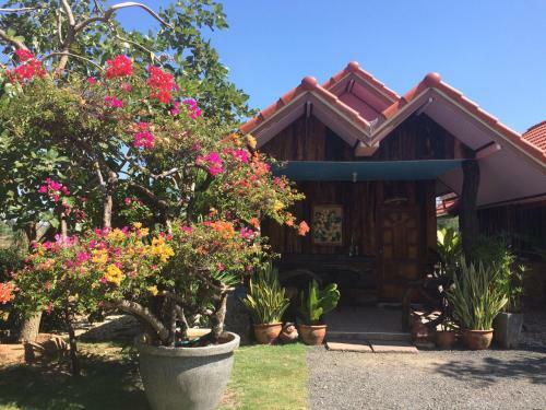 Hotel Busby Resort