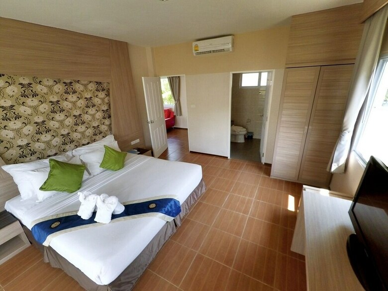 Chaolao Tosang Beach Hotel