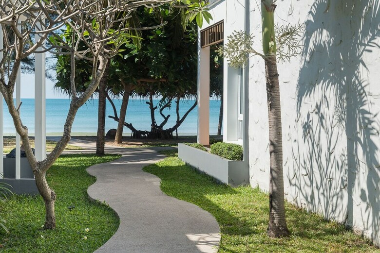 Chaolao Tosang Beach Hotel