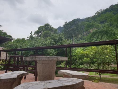 Hotel Chiang Dao Hut Resort