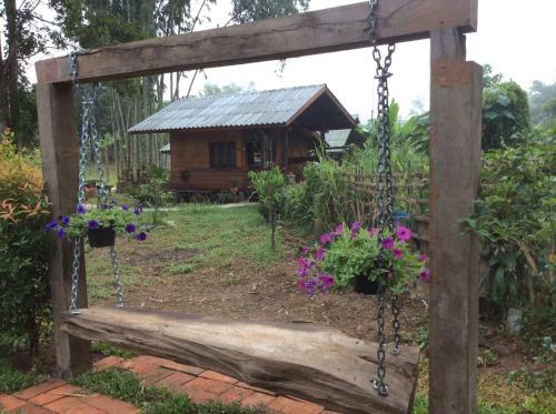 Hotel Chiang Dao Hut Resort