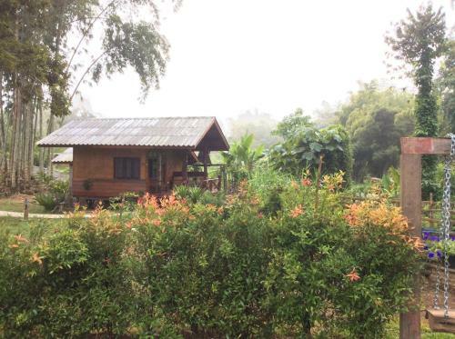 Hotel Chiang Dao Hut Resort