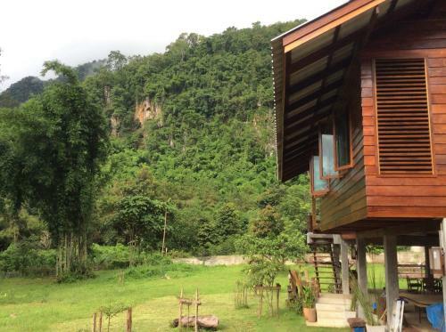 Hotel Chiang Dao Hut Resort