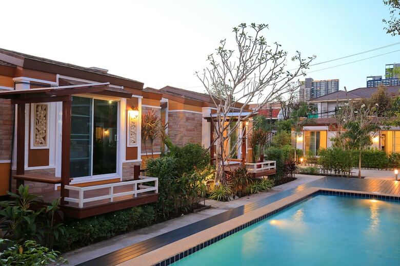 Hostal Resort M Bangkok - Bts Onnut