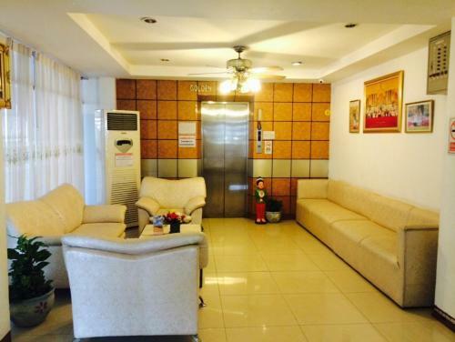 Hotel Navanakorn Golden View