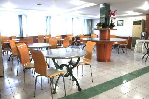 Hotel Navanakorn Golden View