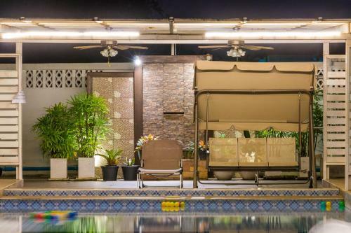 Hotel Villa Pool Lay