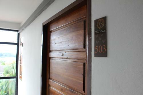 Hostal The Rooms Residence
