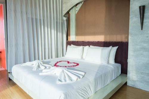 Hotel Baan Talay See Cream Resort
