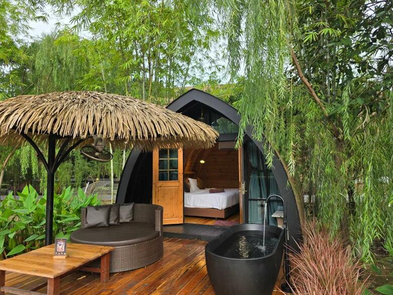 Hotel Khum Damnoen Resort