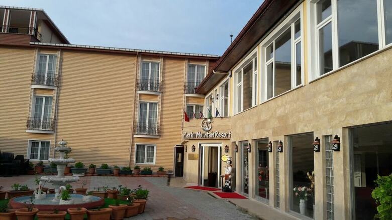 Hotel Zarha Mountain Resort
