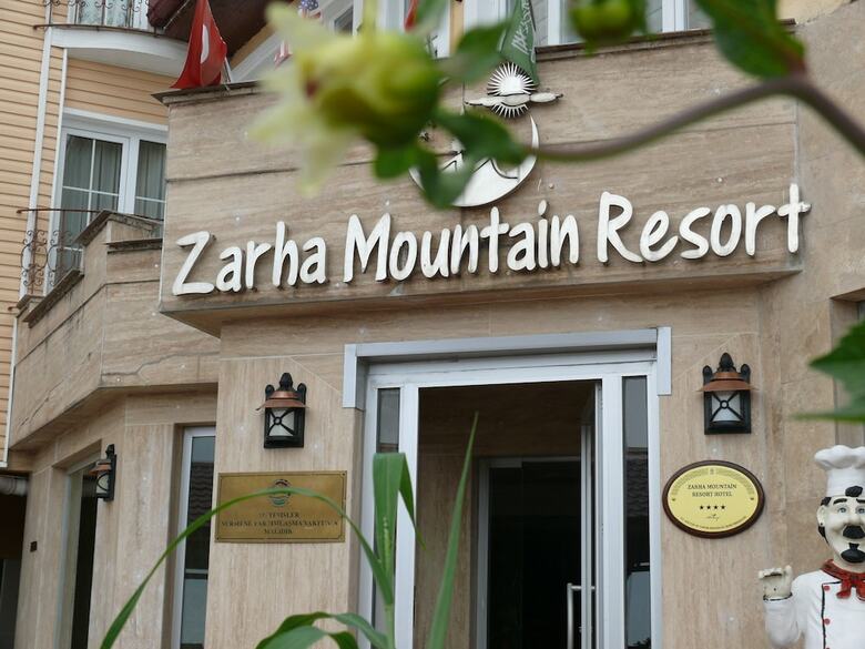 Hotel Zarha Mountain Resort