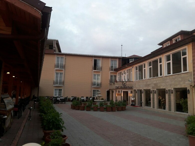 Hotel Zarha Mountain Resort