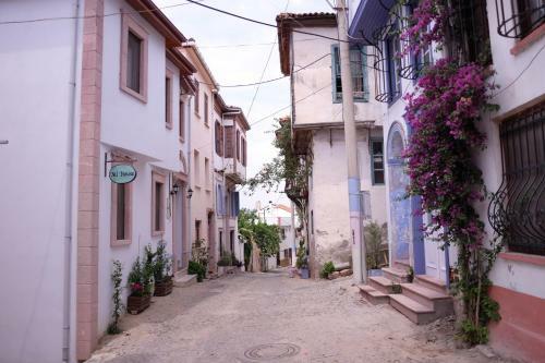Nil House