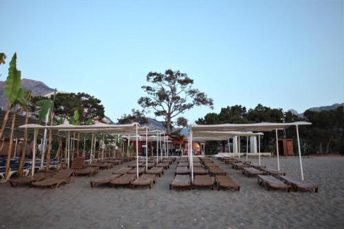 Monna Roza Beach Hotel