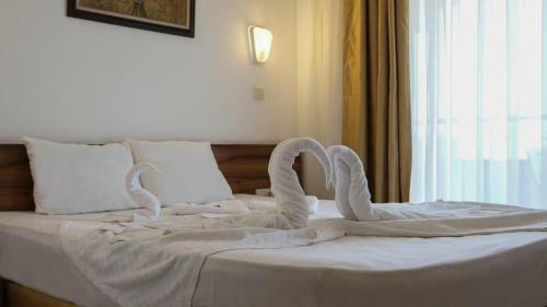 Monna Roza Beach Hotel