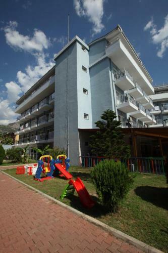 Monna Roza Beach Hotel