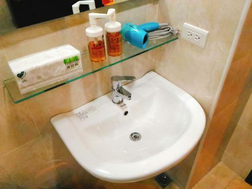 Hostal He Tian B&B - Cafe & Bar