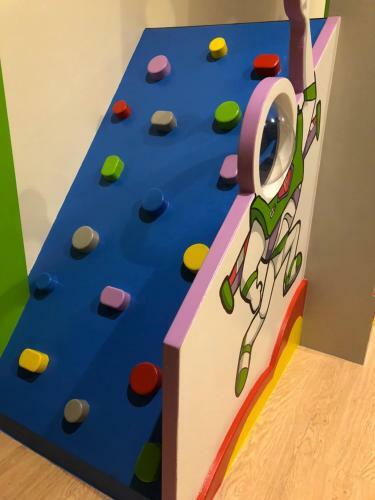 Fun Holiday Family Hostel
