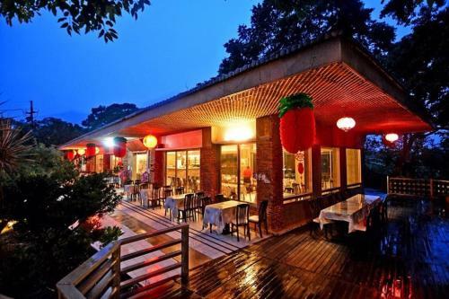Lodge Lakeside Camping Resort