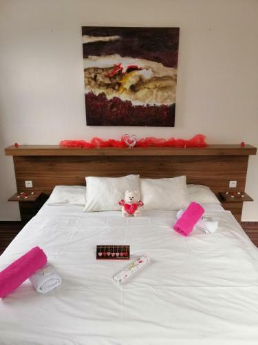Hostal Restaurace A Penzion Zd?n� Bouda