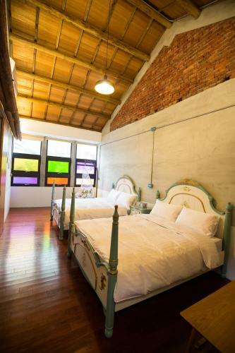 Three Houses Inn