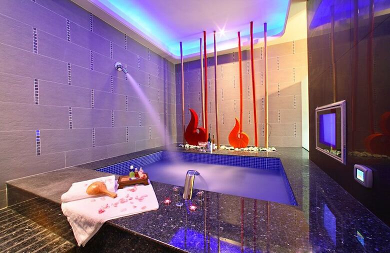 Hotel Le Chateau Motel
