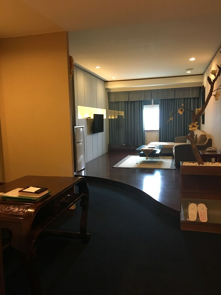 Nikaido Business Hotel