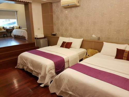 Bed & Breakfast Emaly Homestay