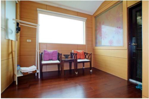 Bed & Breakfast Emaly Homestay