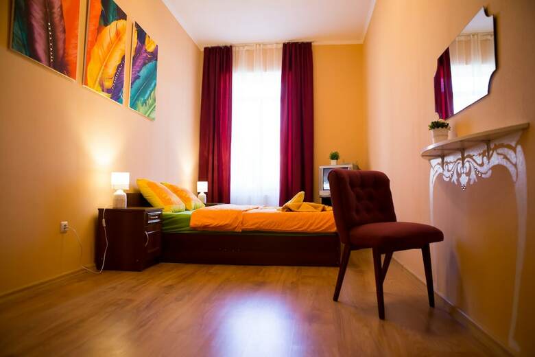 Best Apartments On Kyryla & Mefodia