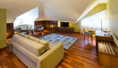 Apartament Hotel By Derenivska Kupil