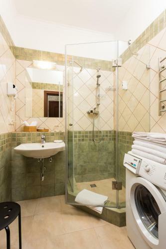 Apartament Hotel By Derenivska Kupil