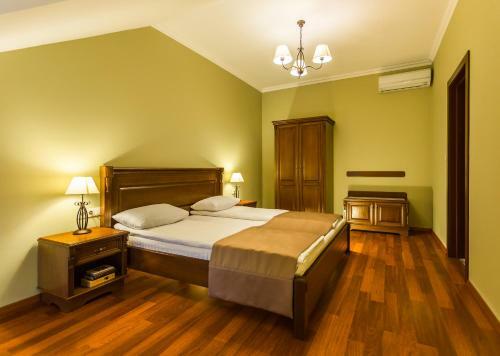 Apartament Hotel By Derenivska Kupil