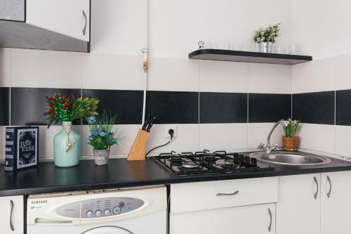 Apartment On Novomestenskaya 8 Floor