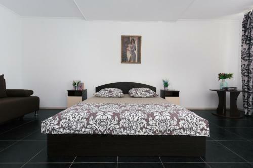 Apartment On Novomestenskaya 8 Floor
