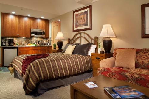Capitol Peak Lodge, A Destination Residence