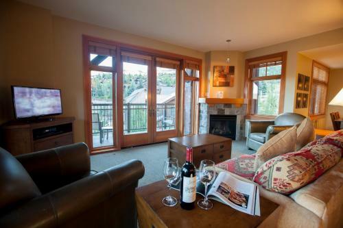 Capitol Peak Lodge, A Destination Residence