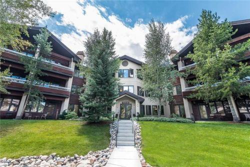 2310 Timberline Lodge, Trappeur's Crossing