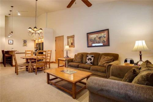 2310 Timberline Lodge, Trappeur's Crossing