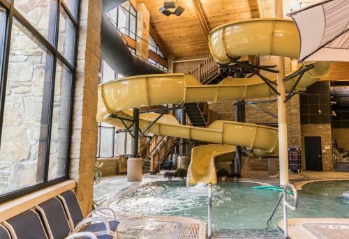Hotel Abe Martin Lodge & Cabins
